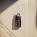 QUAD LOCK® Autó - Vezeték nélküli CarPlay/Android Auto adapter ÚJ