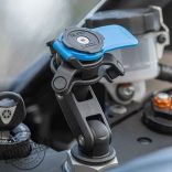 QUAD LOCK® Motor telefontartó kormányszárba + rezgéscsillapító adapter