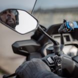 QUAD LOCK® Robogó/motor telefontartó tükörszárra 2 + rezgéscsillapító adapter