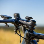 QUAD LOCK® Kerékpározás - telefontartó stucni csapágyleszorító sapka alá