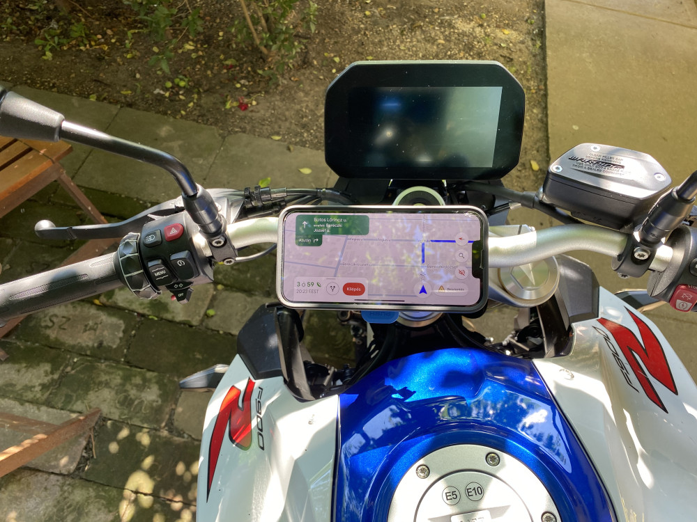   QUAD LOCK® Motor telefontartó kormánybefogó bilincs PRO + rezgéscsillapító adapter
